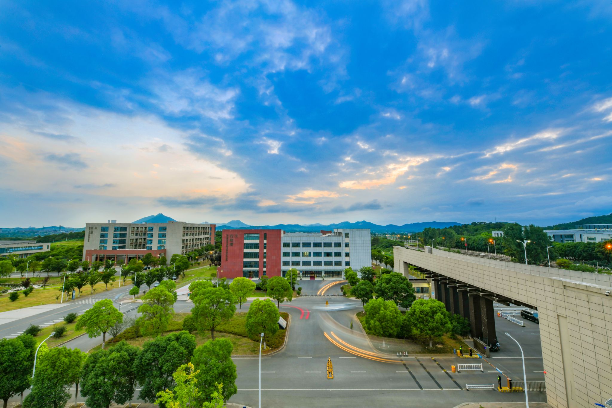 京江学院夕阳（昭明楼楼顶）