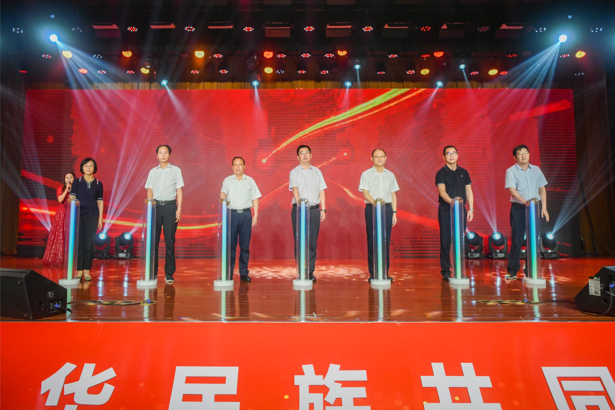 镇江市民族团结进步宣传系列活动启动仪式在江苏大学京江学院举行