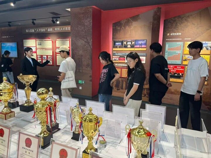 交汇点新闻：薪火相传显担当 爱校荣校践于行——江苏大学京江学院电气信息工程学院举办“爱校荣校”主题系列活动